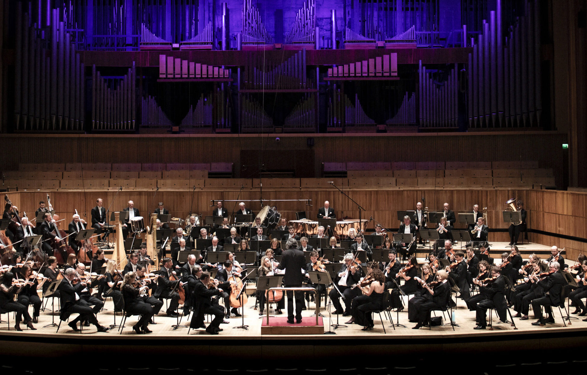 Discographic debut with the London Philharmonic Orchestra